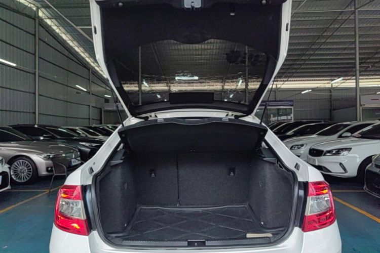 Used Skoda Octavia 2017 1.6L Automatic Chuanxing Edition Trunk