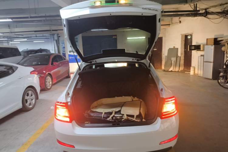Used Skoda Octavia 2017 1.6L Manual Trend Edition Trunk