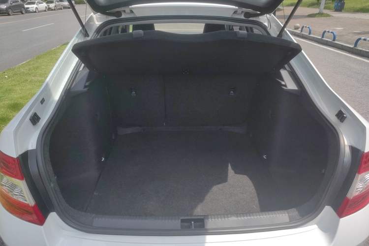 Used Skoda Octavia 2017 1.6L Automatic Chuanxing Edition Trunk