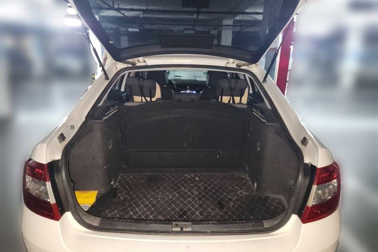 Used Skoda Octavia 2017 Classic Model 1.6L Automatic Comfort Edition Trunk