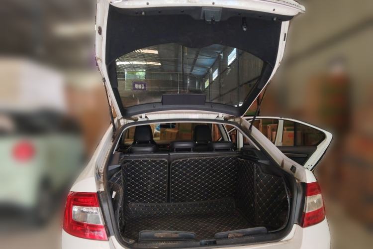 Used Skoda Octavia 2017 1.6L Automatic Smart Drive Edition Trunk