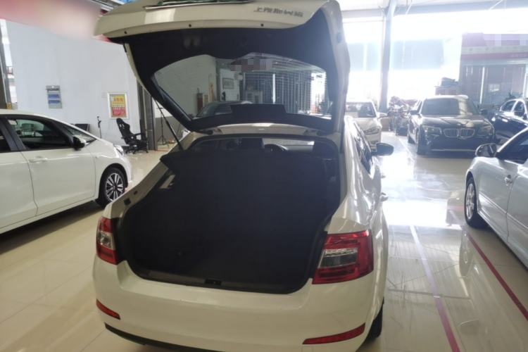 Used Skoda Octavia 2017 1.6L Manual Trend Edition Trunk