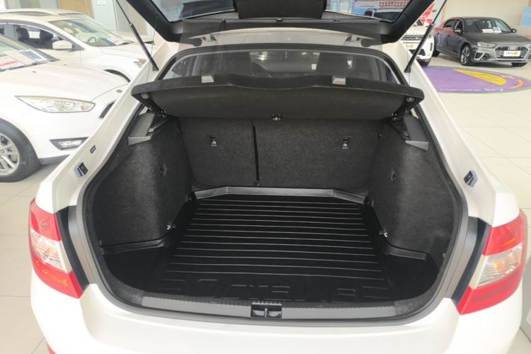 Used Skoda Octavia 2017 TSI280 DSG Smart Drive Edition Trunk