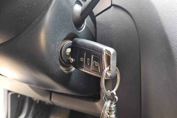 Used Skoda Octavia 2017 Classic Model 1.6L Automatic Comfort Edition Vehicle Key
