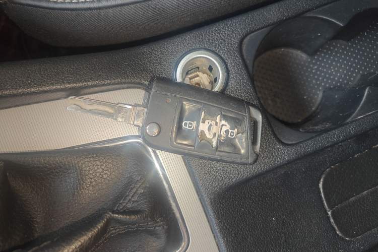 Used Skoda Octavia 2017 1.6L Automatic Front-Wheel Drive Model Vehicle Key