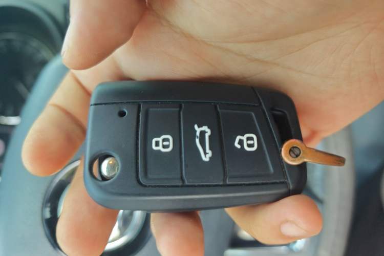 Used Skoda Octavia 2017 1.6L Automatic Smart Drive Edition Vehicle Key