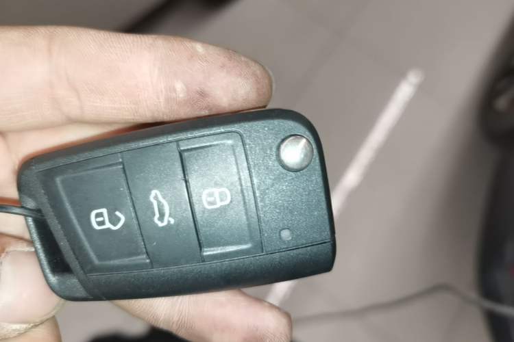 Used Skoda Octavia 2017 1.6L Automatic Smart Drive Edition Vehicle Key