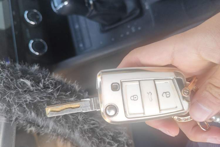 Used Skoda Octavia 2017 Classic Model 1.6L Automatic Standard Edition Vehicle Key