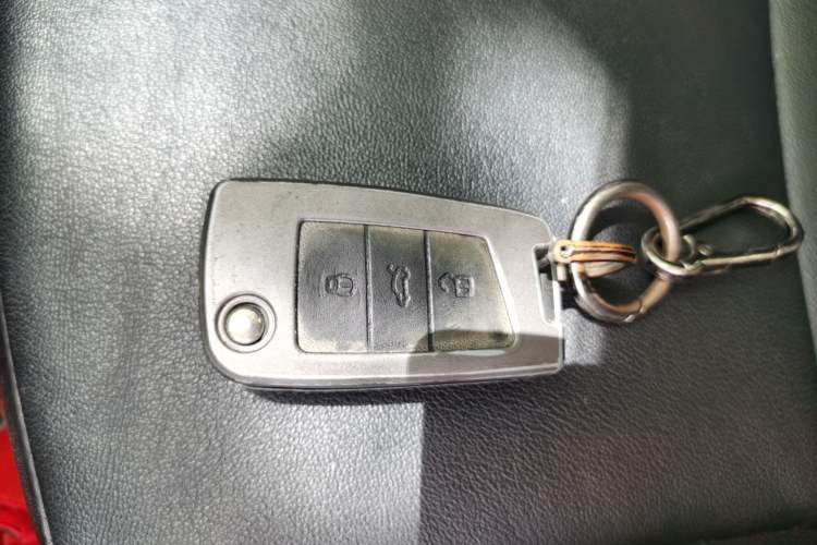 Used Skoda Octavia 2017 Classic Model 1.6L Manual Comfort Edition Vehicle Key