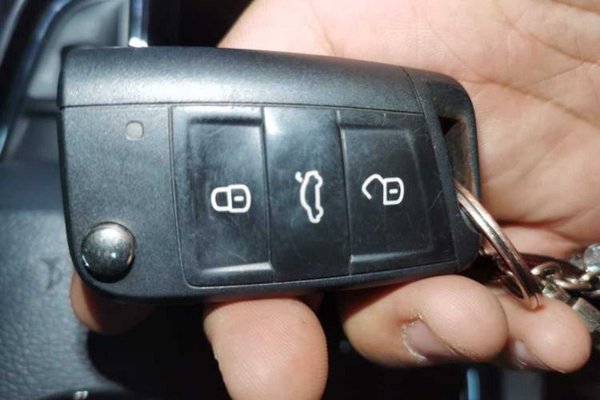 Used Skoda Octavia 2017 1.6L Automatic Smart Drive Edition Vehicle Key