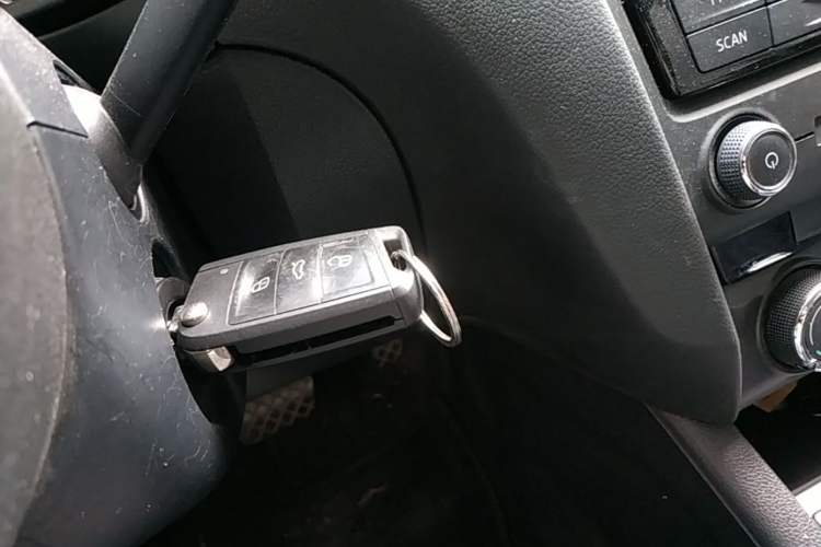Used Skoda Octavia 2017 1.6L Automatic Chuanxing Edition Vehicle Key