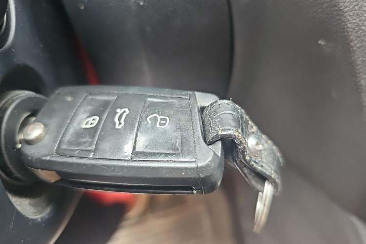 Used Skoda Octavia 2017 1.6L Automatic Smart Drive Edition Vehicle Key