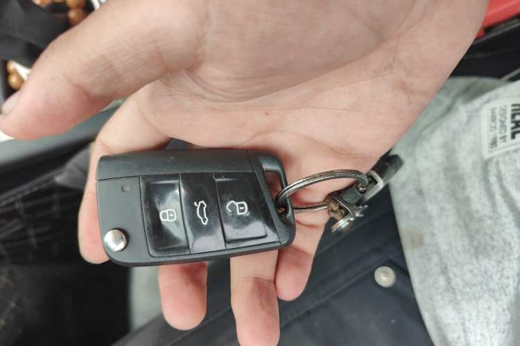 Used Skoda Octavia 2017 1.6L Manual Smart Drive Edition Vehicle Key