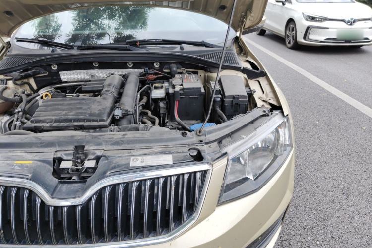 Used Skoda Octavia 2017 TSI280 DSG Smart Drive Edition Engine Bay Left