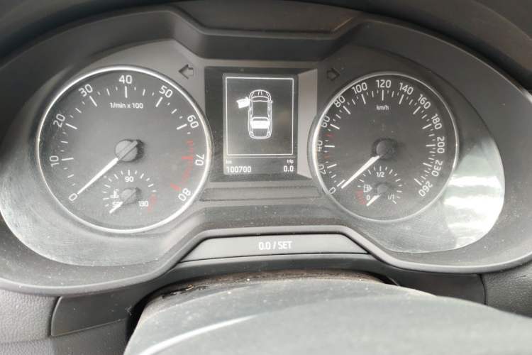 Used Skoda Octavia 2017 TSI280 DSG Smart Drive Edition Odometer Close Up