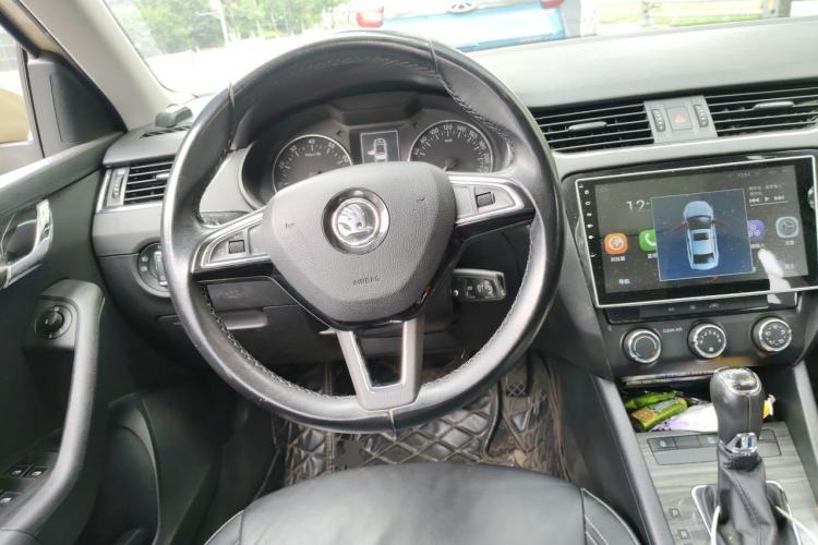 Used Skoda Octavia 2017 TSI280 DSG Smart Drive Edition Steering Wheel