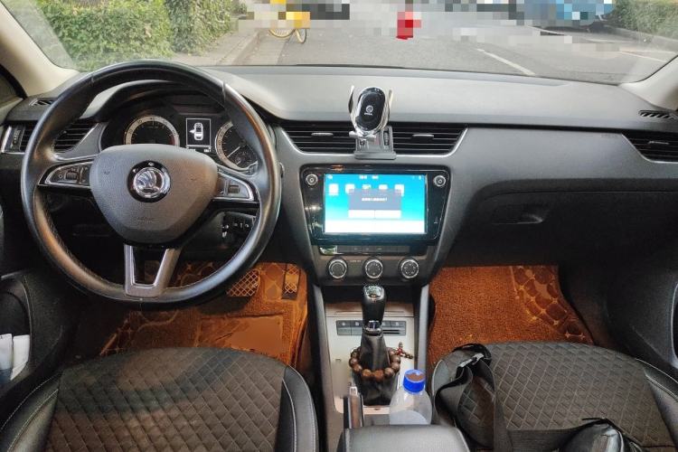 Used Skoda Octavia 2018 TSI230 DSG Luxury Edition Center Console