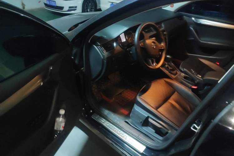 Used Skoda Octavia 2018 TSI230 DSG Comfort Edition Driver Seat