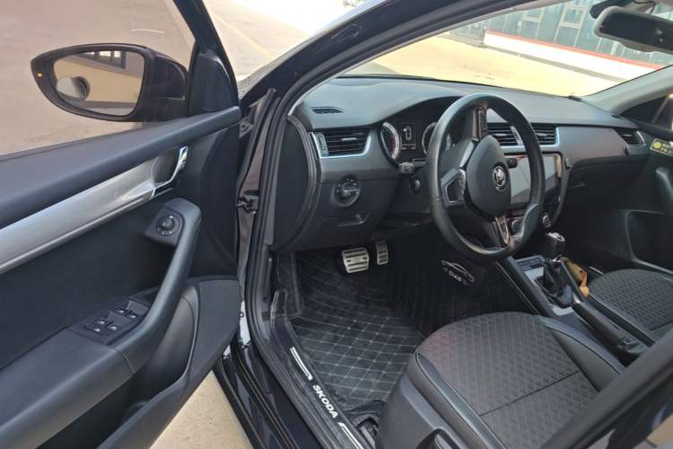 Used Skoda Octavia 2018 TSI280 DSG Luxury Edition Driver Seat