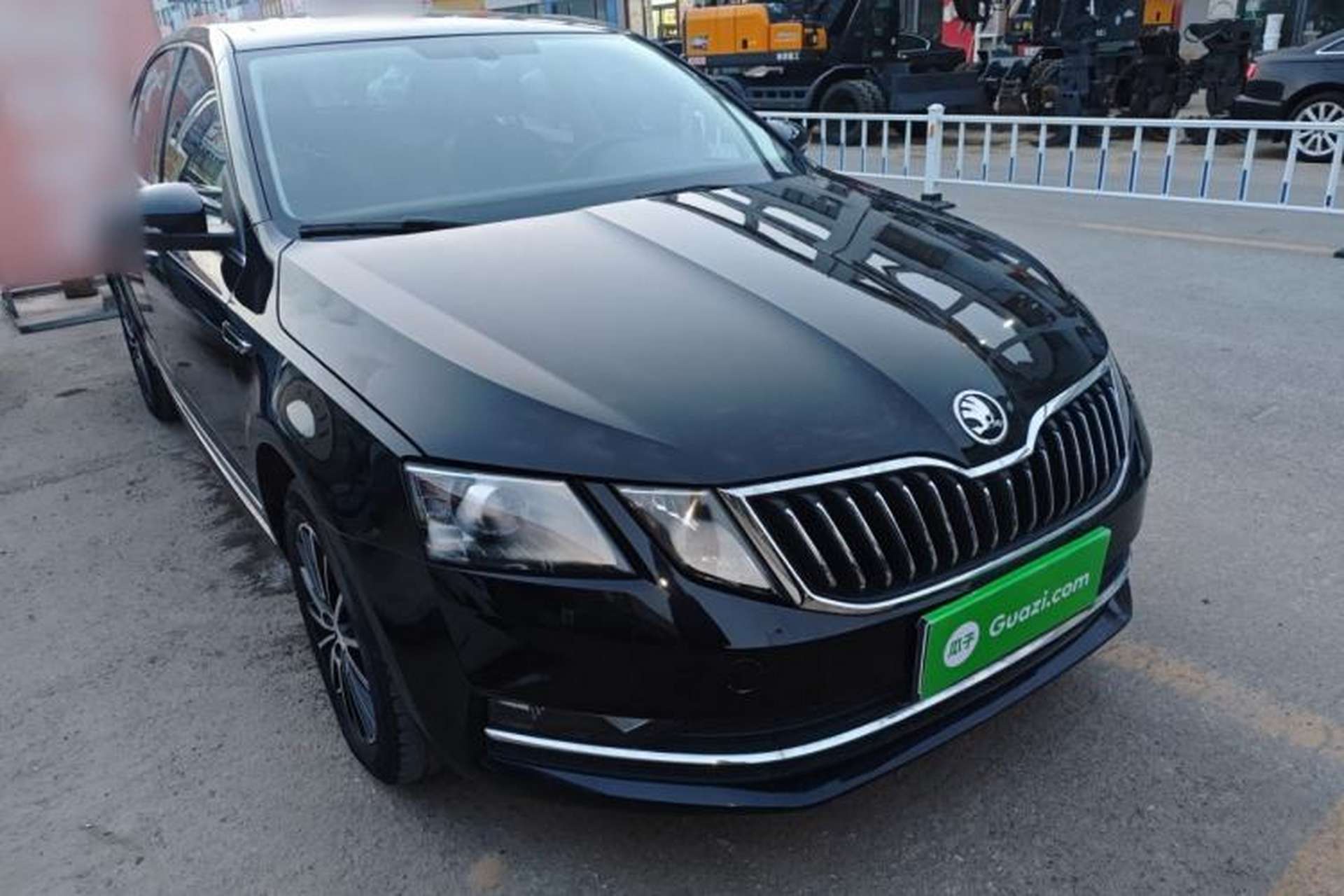 Used Skoda Octavia 2018 1.6L Automatic Luxury Edition Exterior 1