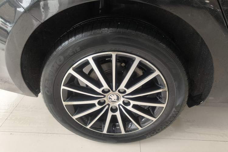 Used Skoda Octavia 2018 TSI230 DSG Luxury Edition Exterior 8