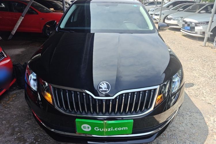 Used Skoda Octavia 2018 1.6L Automatic Luxury Edition Front