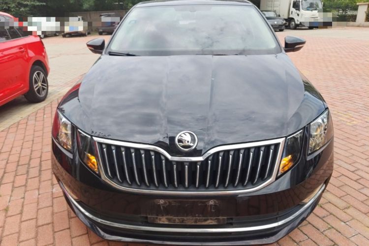 Used Skoda Octavia 2018 1.6L Automatic Luxury Edition Front