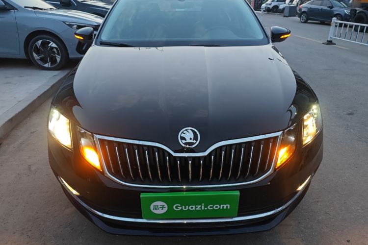 Used Skoda Octavia 2018 1.6L Automatic Luxury Edition Front