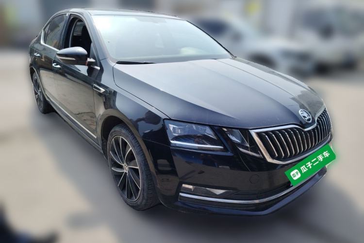 Used Skoda Octavia 2018 TSI280 DSG Luxury Edition Front Right 45 Deg