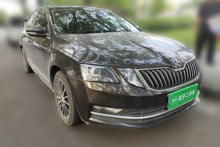 Used Skoda Octavia 2018 TSI230 DSG Luxury Edition Front Right 45 Deg