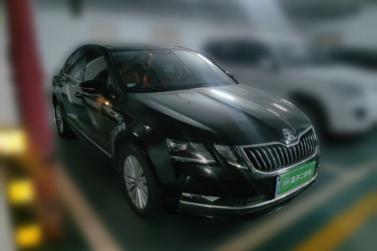 Used Skoda Octavia 2018 TSI280 DSG Luxury Edition Front Right 45 Deg