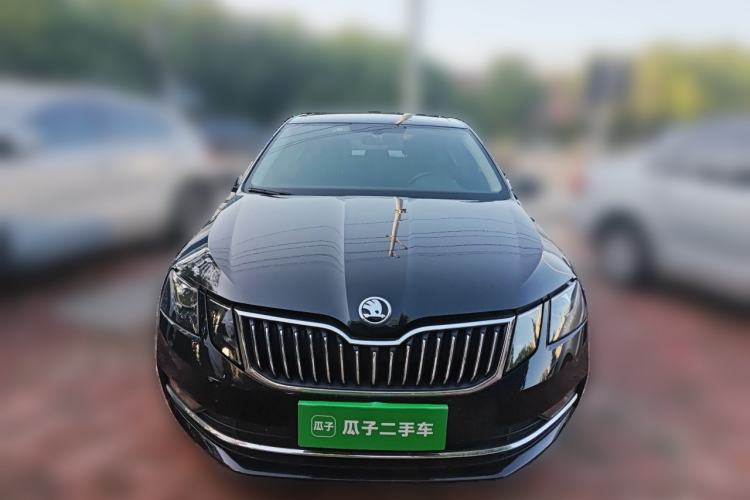 Used Skoda Octavia 2018 1.6L Automatic Luxury Edition Front