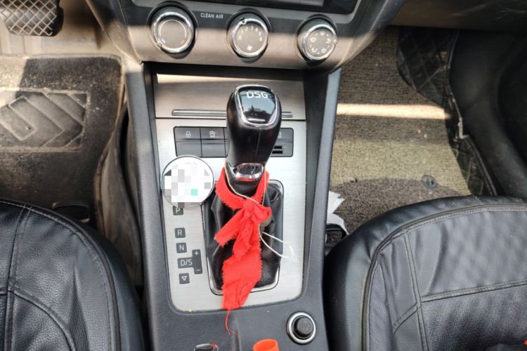 Used Skoda Octavia 2018 TSI280 DSG Luxury Edition Gear Lever