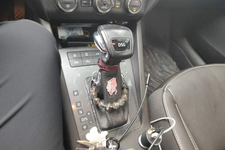 Used Skoda Octavia 2018 Station Wagon TSI280 DSG Flagship Edition Gear Lever