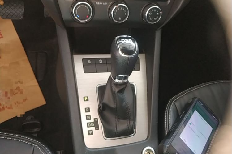 Used Skoda Octavia 2018 TSI230 DSG Comfort Edition Gear Lever