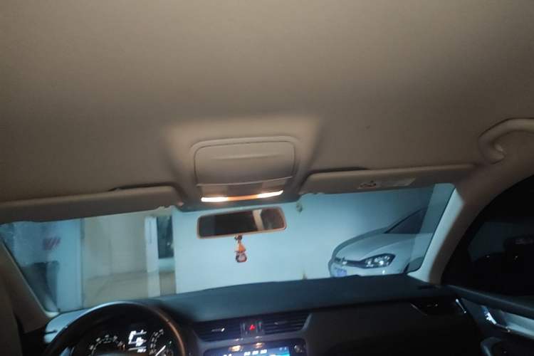 Used Skoda Octavia 2018 TSI230 DSG Comfort Edition Headliner