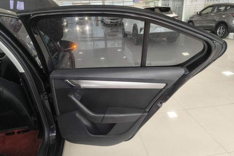 Used Skoda Octavia 2018 TSI230 DSG Luxury Edition Interior 6