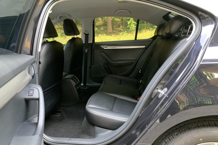 Used Skoda Octavia 2018 TSI230 DSG Comfort Edition Interior 6