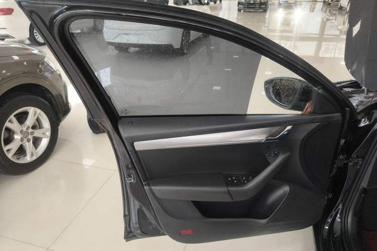 Used Skoda Octavia 2018 TSI230 DSG Luxury Edition Interior 7