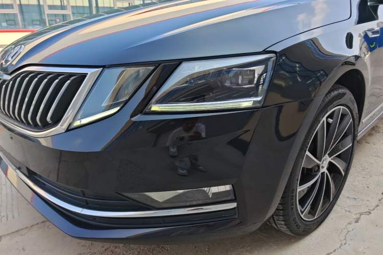 Used Skoda Octavia 2018 TSI280 DSG Luxury Edition Left Front Headlight