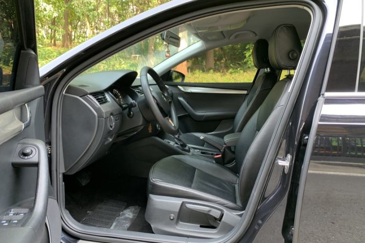 Used Skoda Octavia 2018 TSI230 DSG Comfort Edition Left Front Seat