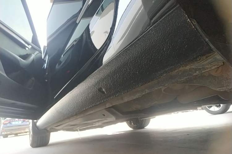 Used Skoda Octavia 2018 TSI230 DSG Comfort Edition Left Side Sill