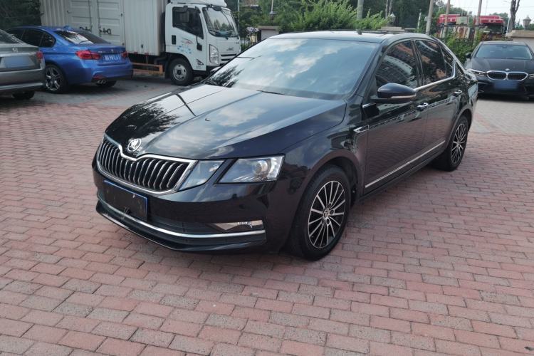 Used Skoda Octavia 2018 1.6L Automatic Luxury Edition Guazi used car, China used car export, Used car for sale, Used cars, Cheapest cars for sale