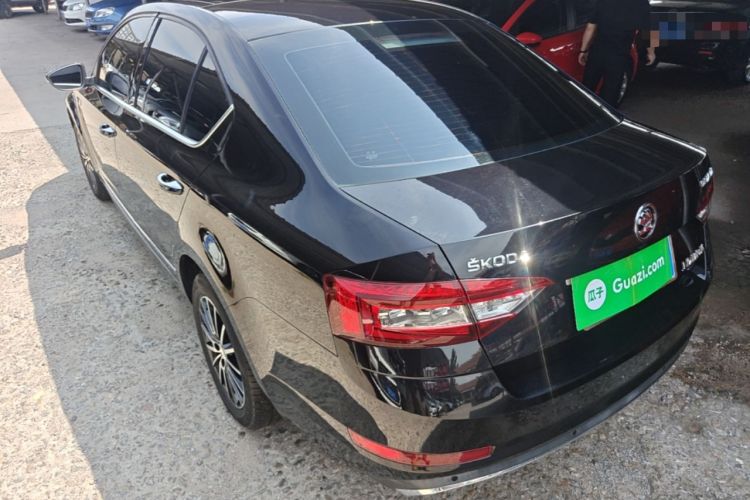 Used Skoda Octavia 2018 1.6L Automatic Luxury Edition Rear Left 45 Deg