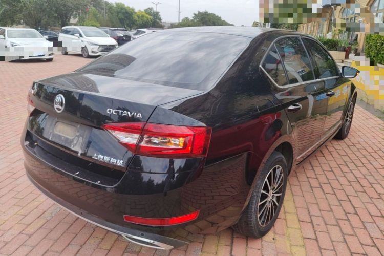 Used Skoda Octavia 2018 1.6L Automatic Luxury Edition Rear Right 45 Deg