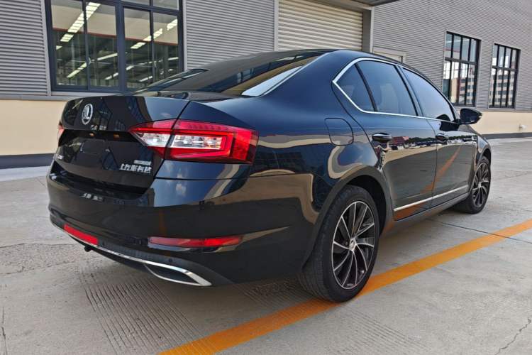 Used Skoda Octavia 2018 TSI280 DSG Luxury Edition Rear Right 45 Deg