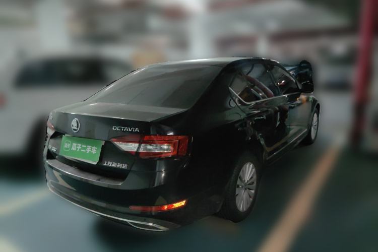 Used Skoda Octavia 2018 TSI280 DSG Luxury Edition Rear Right 45 Deg