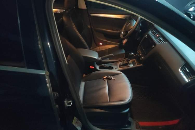 Used Skoda Octavia 2018 TSI230 DSG Comfort Edition Right Front Seat