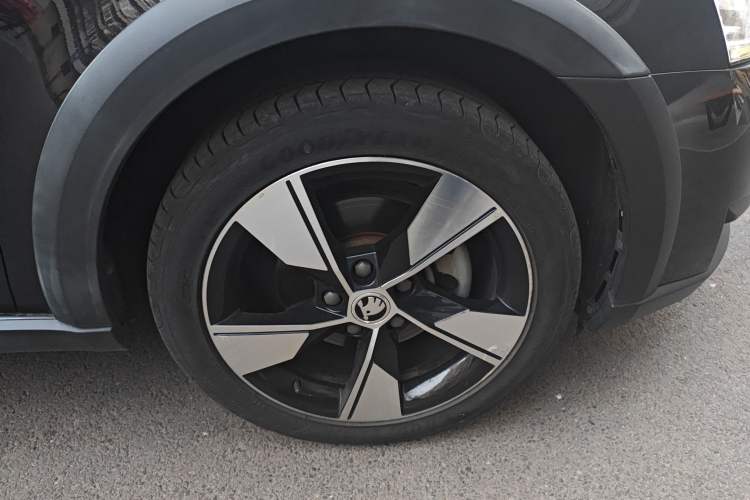 Used Skoda Octavia 2018 Station Wagon TSI280 DSG Flagship Edition Right Front Wheel Hub