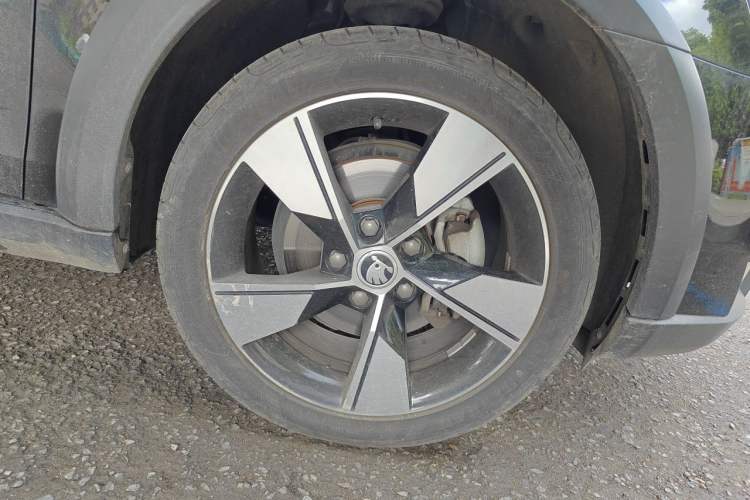 Used Skoda Octavia 2018 Station Wagon TSI280 DSG Flagship Edition Right Front Wheel Hub